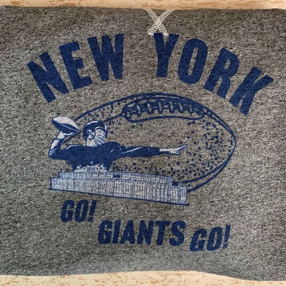 New York Giants football American Eagle NFL Tailgate sweater